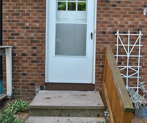 3rd image of 103 Carriage Ct