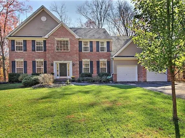 2213 Merlot Ln, East Stroudsburg, PA 18302