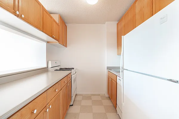 Sold by Modern Spaces | media 2