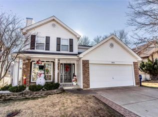 514 Oaktree Crossing Ct, Ballwin, MO 63021