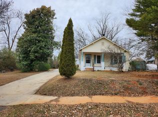 310 S Cherry St, Seneca, SC 29678