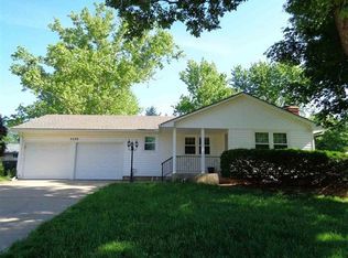 5230 SW 24th St, Topeka, KS 66614