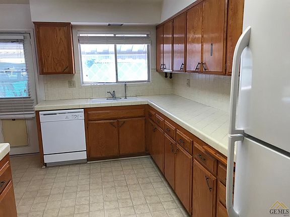 5th image of 813 Hogan Way