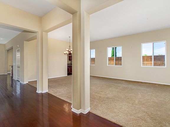 5th image of 44555 Kornell St