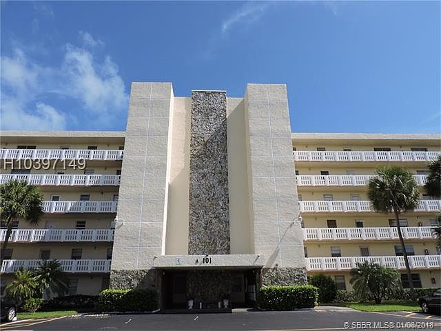 1st image of 101 SE 3rd Ave APT 407