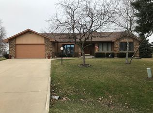 2016 Camden Ct, Johnsburg, IL 60051