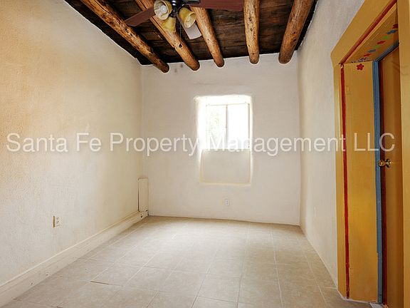 3rd image of 132 W Buena Vista St