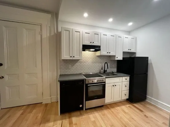 1711 Spruce St #2M, Philadelphia, PA 19103
