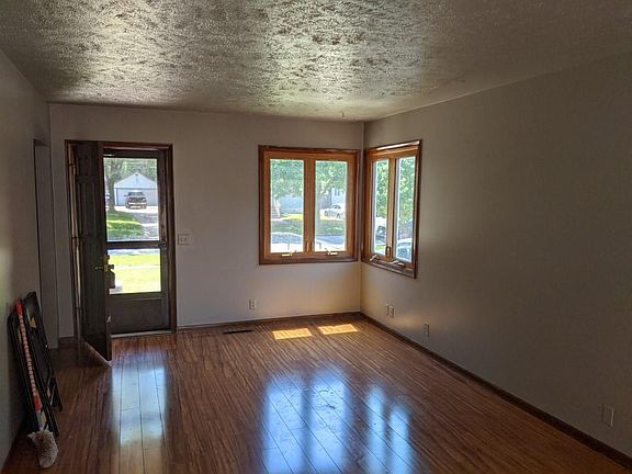 4th image of 3536-C Avenue St N