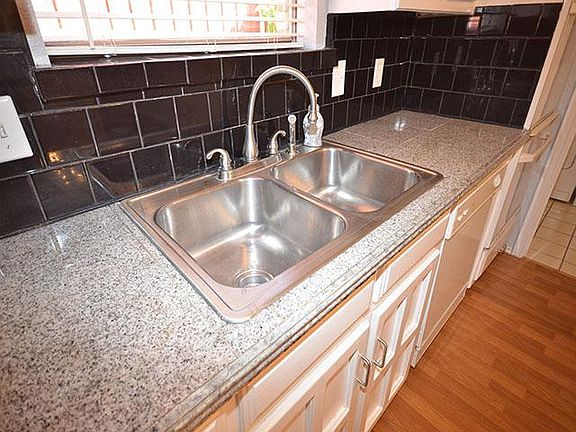 4th image of 2549 Bunker Hill Cir