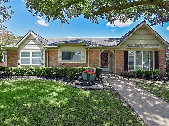 3rd image of 19706 Mission Mill Ln