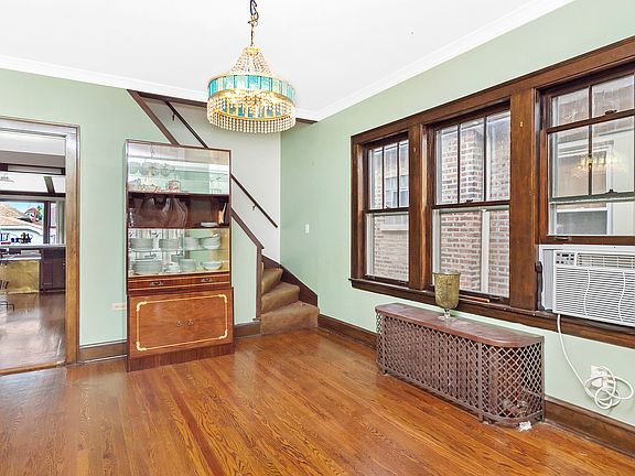 5th image of 5526 W Cornelia Ave