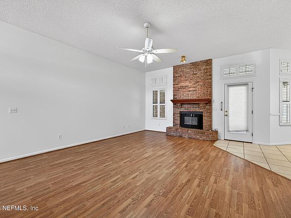 5th image of 985 SWEETWOOD Court