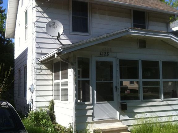 3rd image of 1228 W Barnes Ave