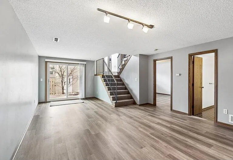 5673 W Bavarian Pass NE — Photo 10
