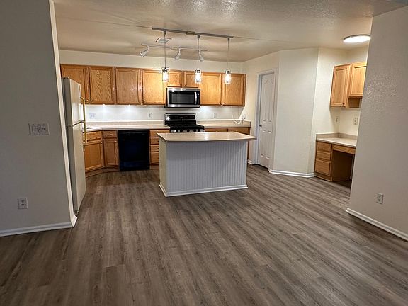 2nd image of 2865 Whitetail Cir