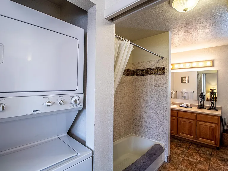 1005 E Navajo St — Photo 15
