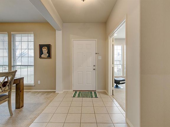 5th image of 949 Virginia Ln