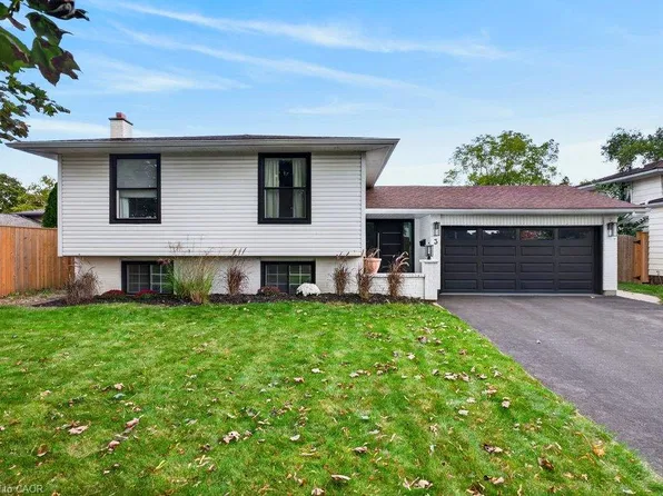 3 Regatta Dr, Saint Catharines, ON L2N 5P9