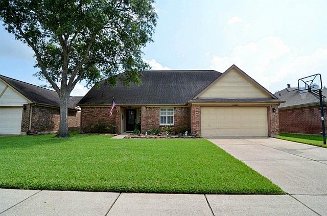 1st image of 15819 Constitution Ln