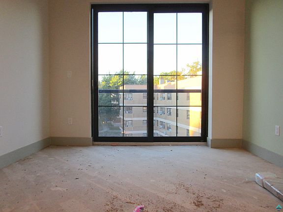 2nd image of 102 Scholes St #3FVB
