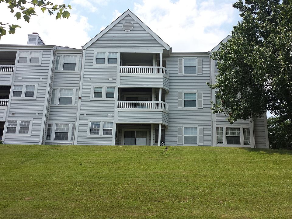 2nd image of 8378 Montgomery Run Rd Unit B