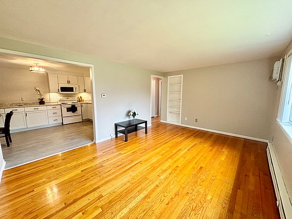 2nd image of 1121 Petra Pl APT 4