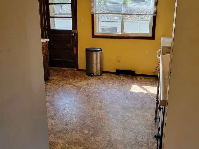 512 E Maple St — Photo 23
