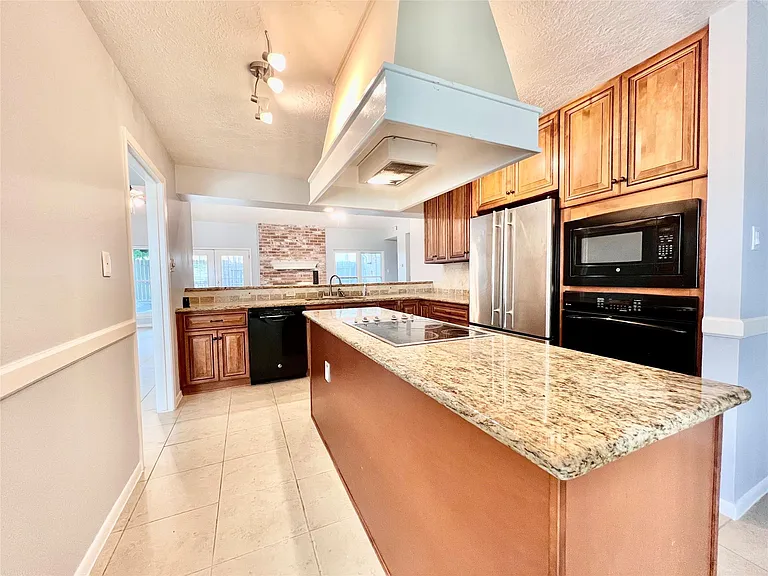 11407 Briar Rose Dr — Photo 13
