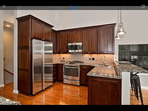 4th image of 1000 W Altgeld St #B