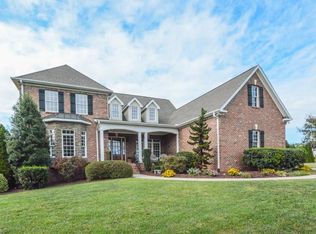 5629 Cape Fox Dr, Oak Ridge, NC 27310