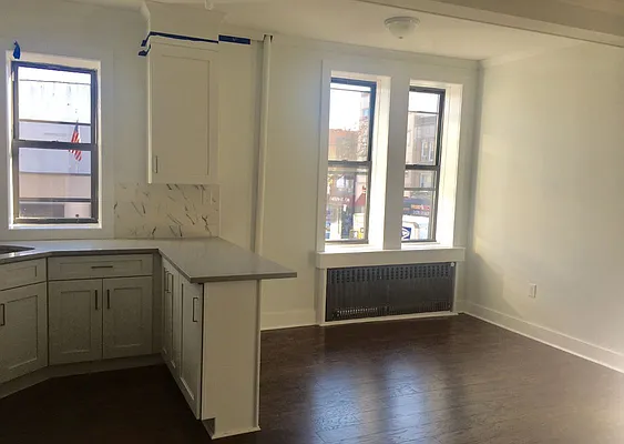 Rented by Hugawall Realty | media 9