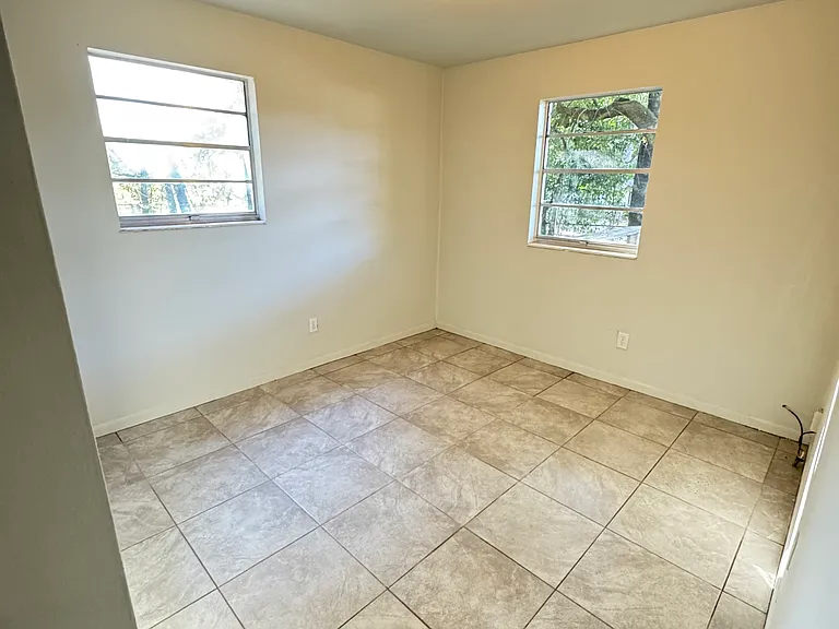 1307 Belair Rd — Photo 10