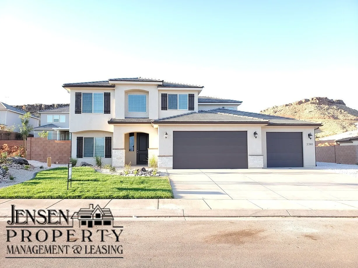 6 Bedroom, 3.5 Bath, 3 Car Garage in the Desired Little Valley Community.- Pets Negotiable - Move... — Photo 3
