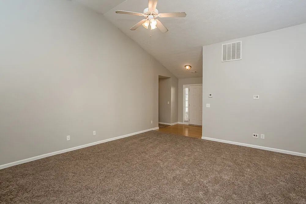 4 bed, 2.0 bath, 1840 sqft, $2,030 — Photo 3