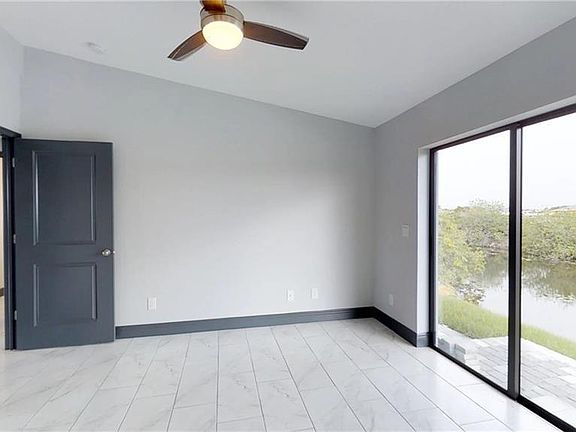 4th image of 1313 NE 8th Pl #1315
