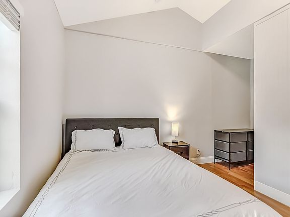 2nd image of 1559 W 22nd St #14929016
