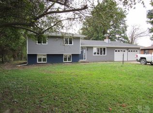 2120 210th St, Oskaloosa, IA 52577