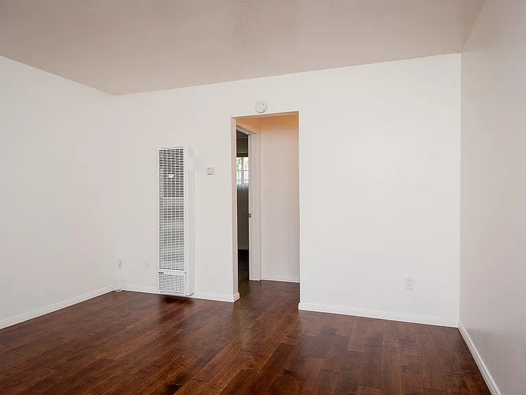 935 Agate St #4 — Photo 9