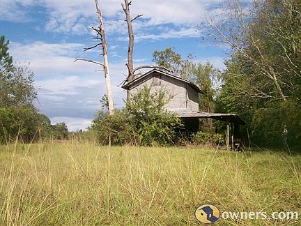 Tobacco barn