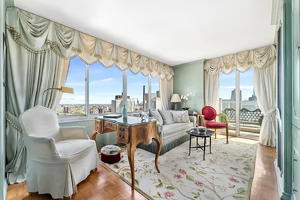 NEIGHBORHOOD&KATHARINEHAMNETT ロンT L Upper East Side, New York Apartments | 301 East 94th Street