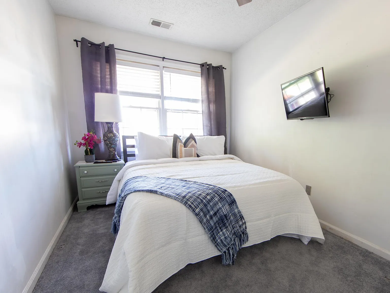 817 Chalk Ct — Photo 4