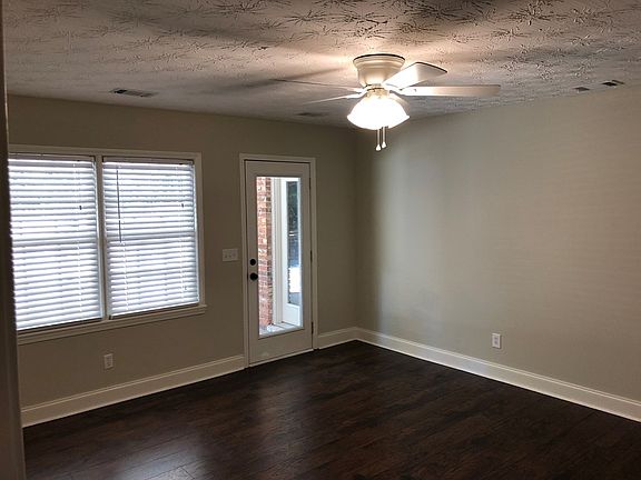 4th image of 4101 Surrey Ln