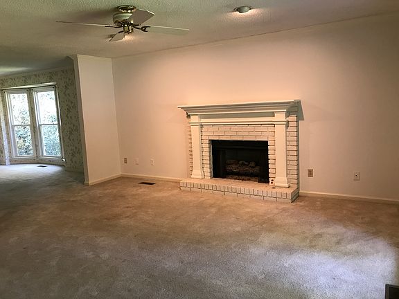 2nd image of 532 Paige Dr