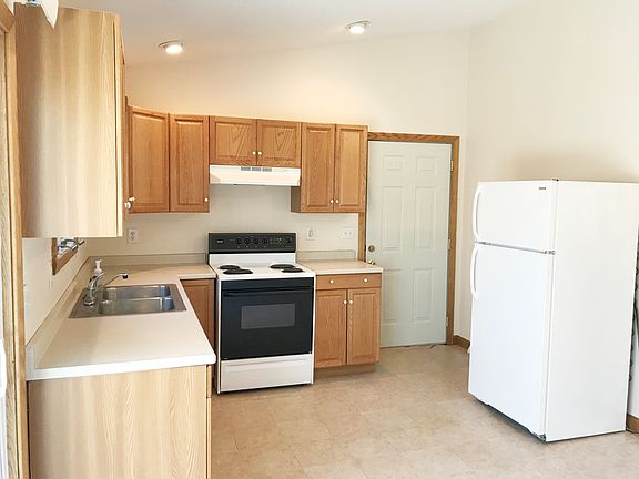 2nd image of 125 Zwilling Rd W