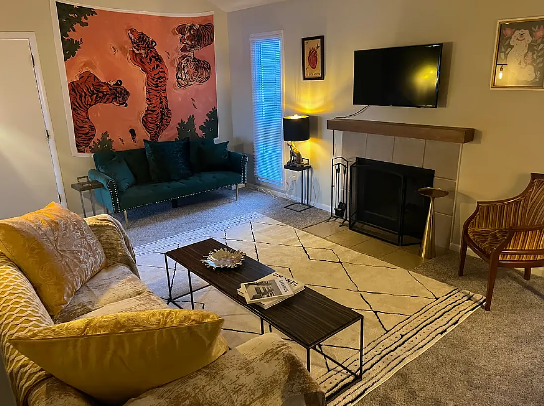 2 bed, 1100 sqft, $1,650 — Photo 2