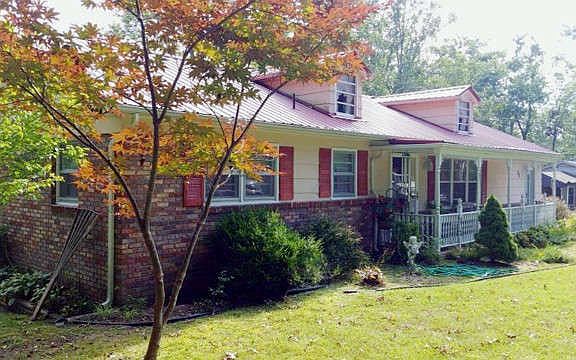 2nd image of 89 Circle Dr