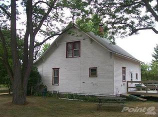 4274 River Rd, Manistee, MI 49660