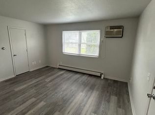 126 E 5th St S APT 5, Newton, IA 50208