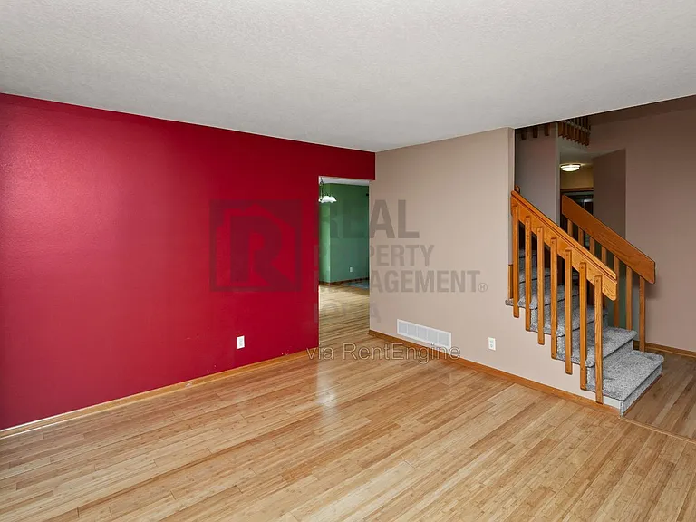 8912 Highland Oaks Dr — Photo 4